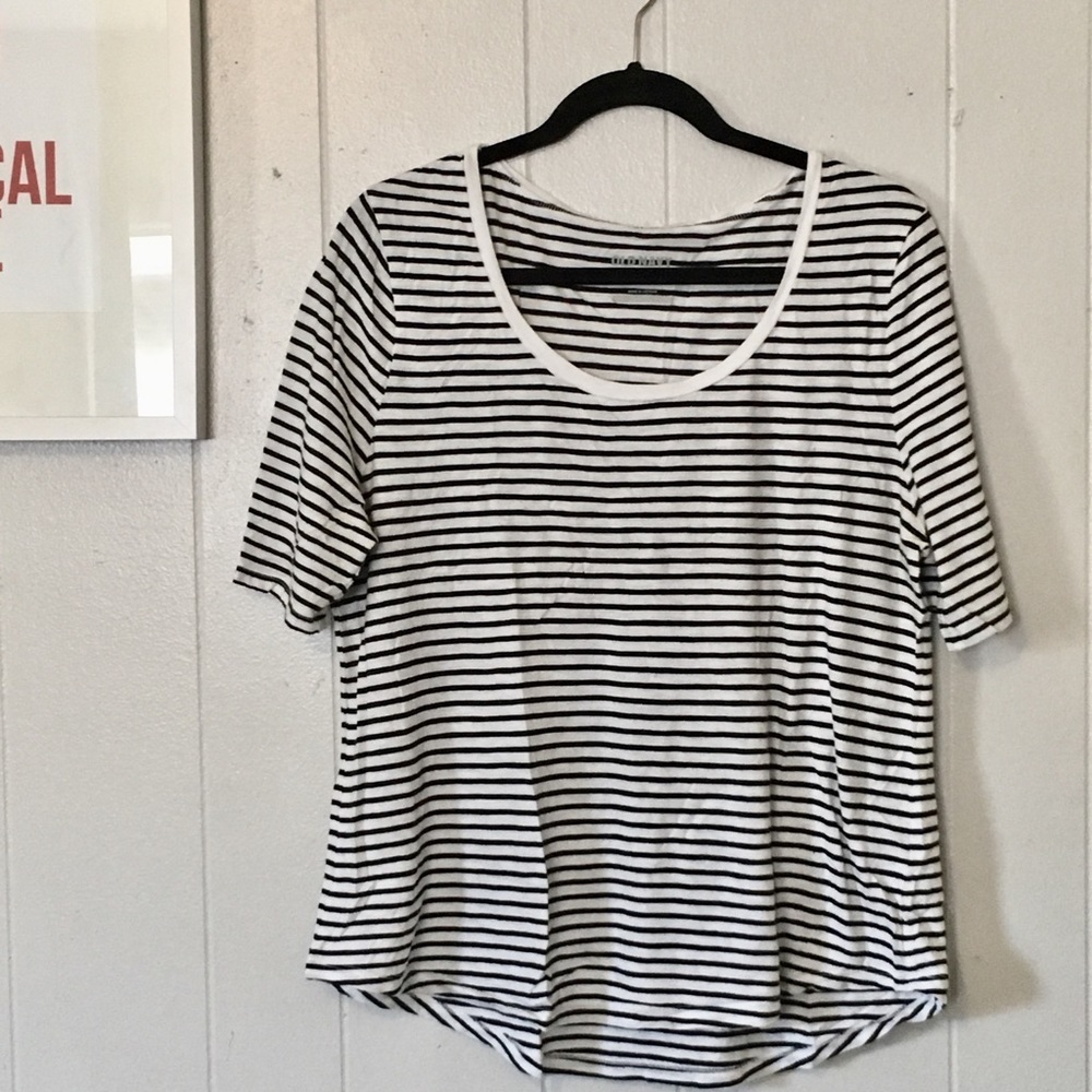 Old navy tee